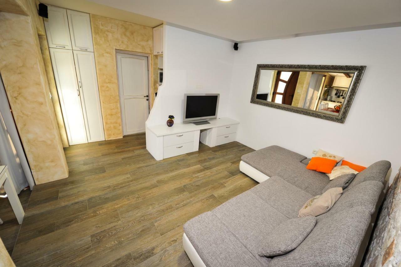 Luxury Apartment Alba With Pool 칸파나르 외부 사진